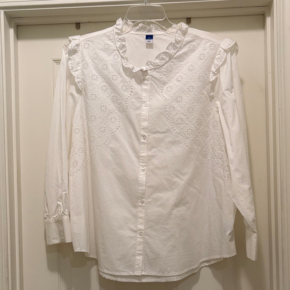 Old Navy White Eyelet Collar Blouse